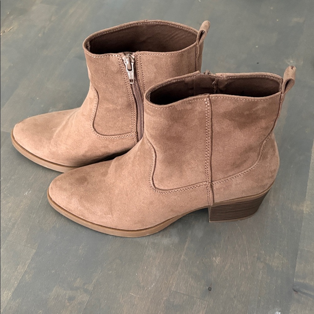 Old navy boots